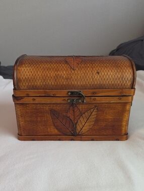 Thomas Pacconi Classics Decorative Wood Leaf Accent Box - Brown